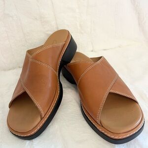 Clark’s Tan Leather Slides size 7
